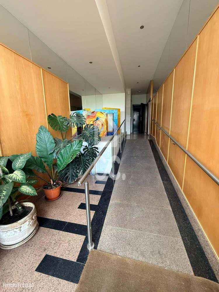 Apartamento T3 com Varanda e Arrecadação em Feijó-28