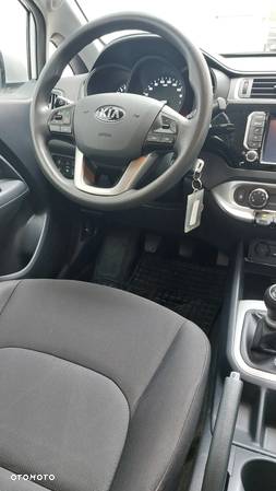 Kia Rio 1.2 M - 15