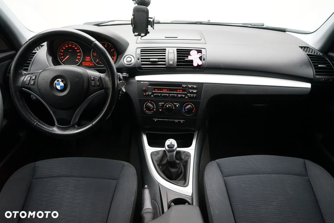 BMW Seria 1 118d Sport Line - 23