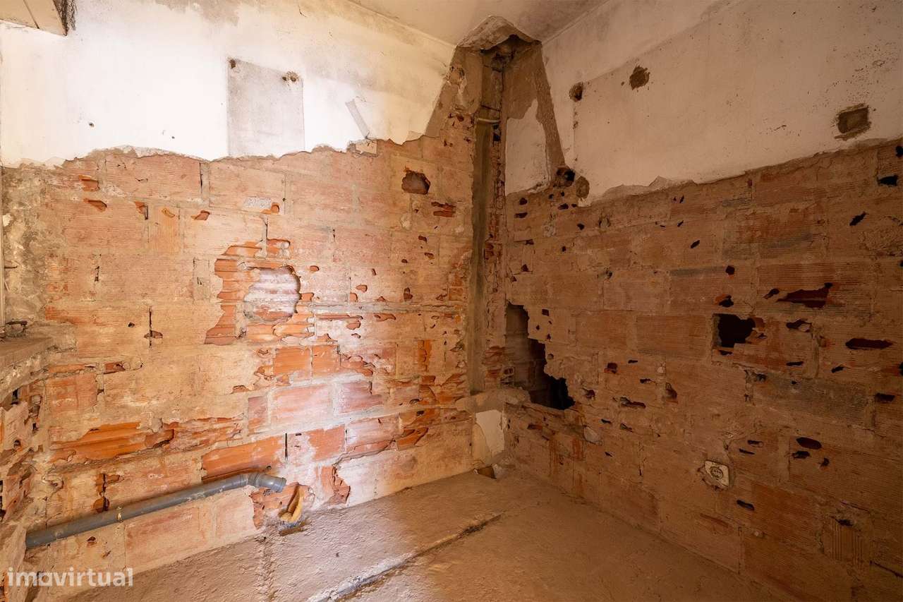 APARTAMENTO T1 PARA RENOVAR NO CENTRO HISTÓRICO DE LAGOS - Grande imagem: 5/11