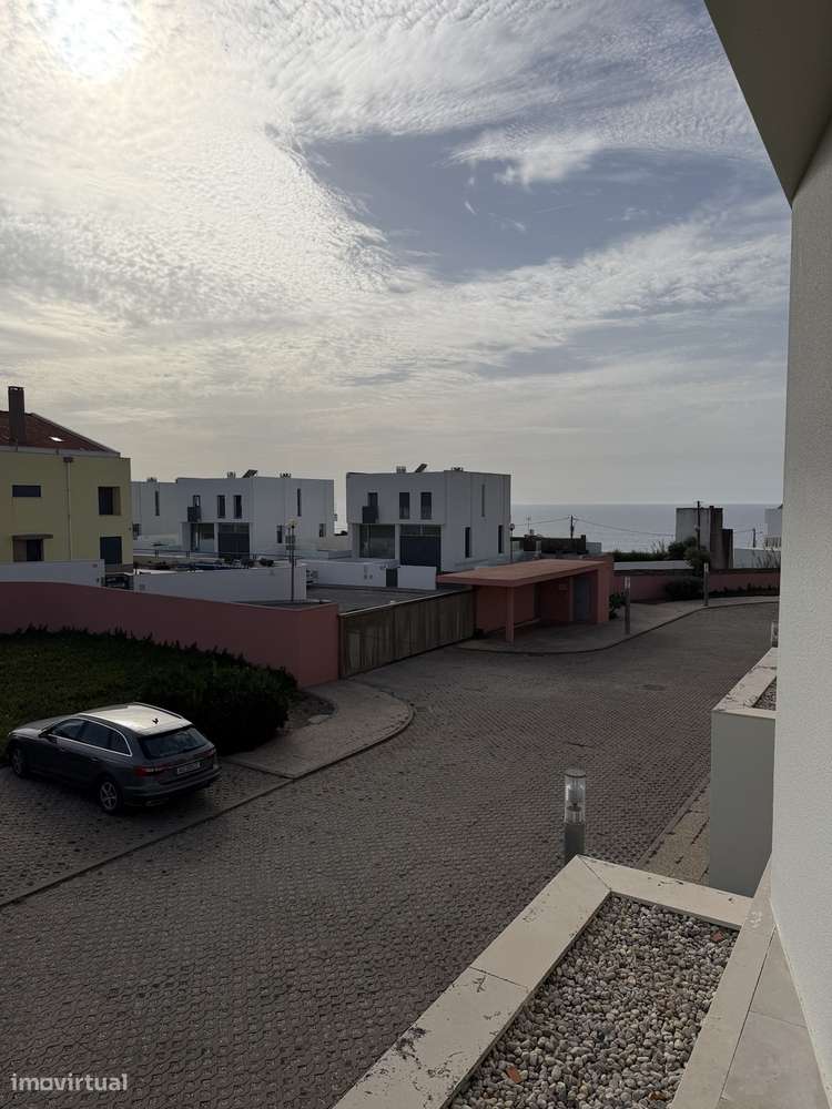 Moradia T3 renovada a 200 m do mar|Condomínio fechado Vigias da Arriba-23