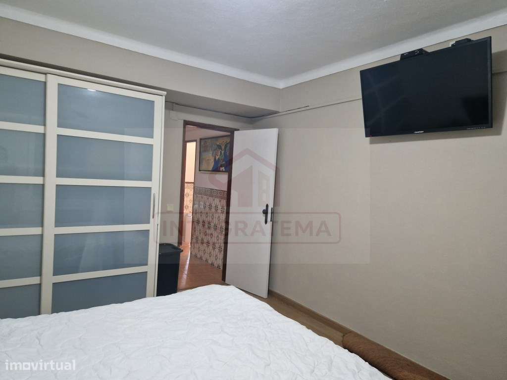 Apartamento T2 com garagem nas Caldas da Rainha-19