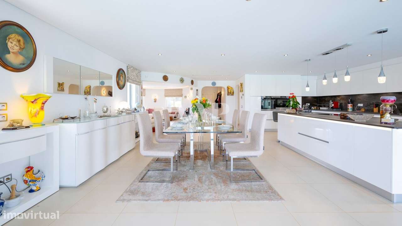 Moradia com 3 quartos e Chalé de 2 quartos, próximo da Quinta do Lago - Grande imagem: 4/47