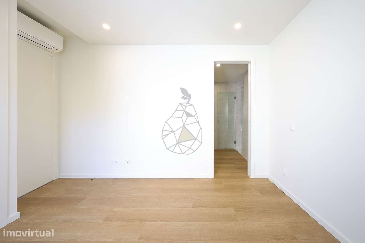 Apartamento com dois quartos , dois lugares de estacionamento e Piscin-23