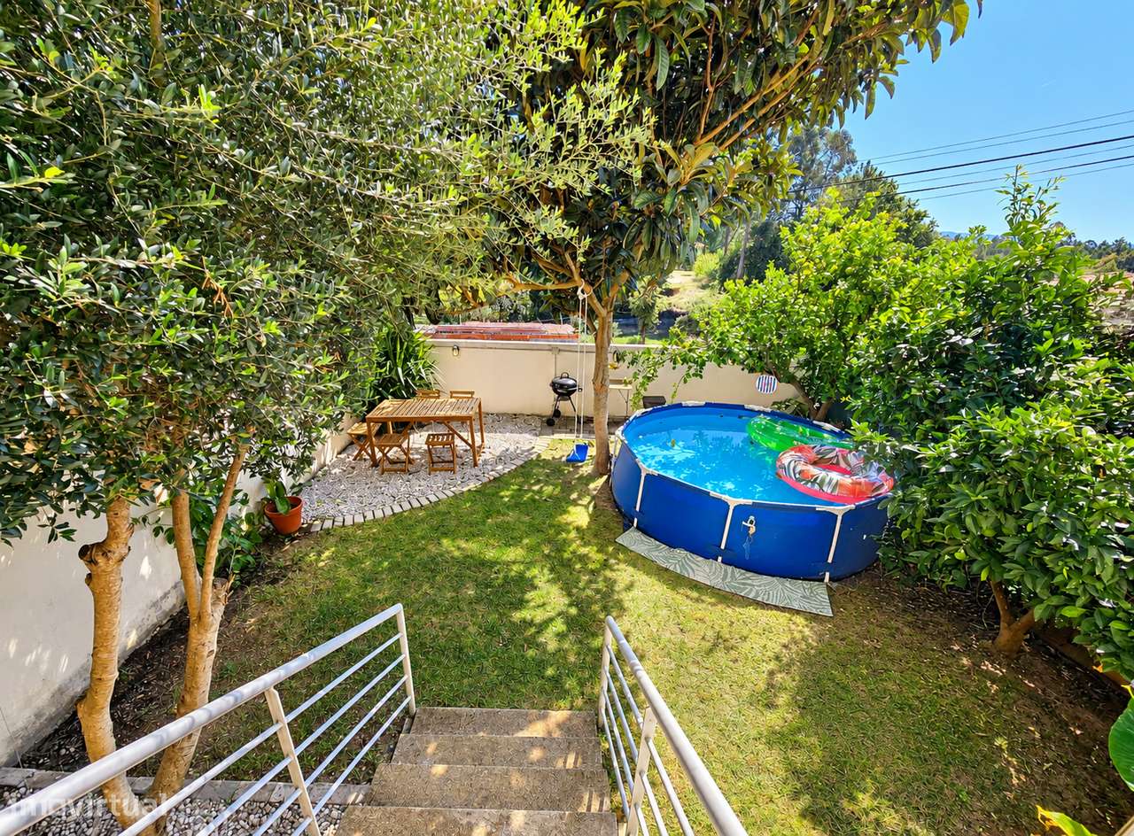 Moradia V4 com Jardim em Freiriz, Vila Verde-24