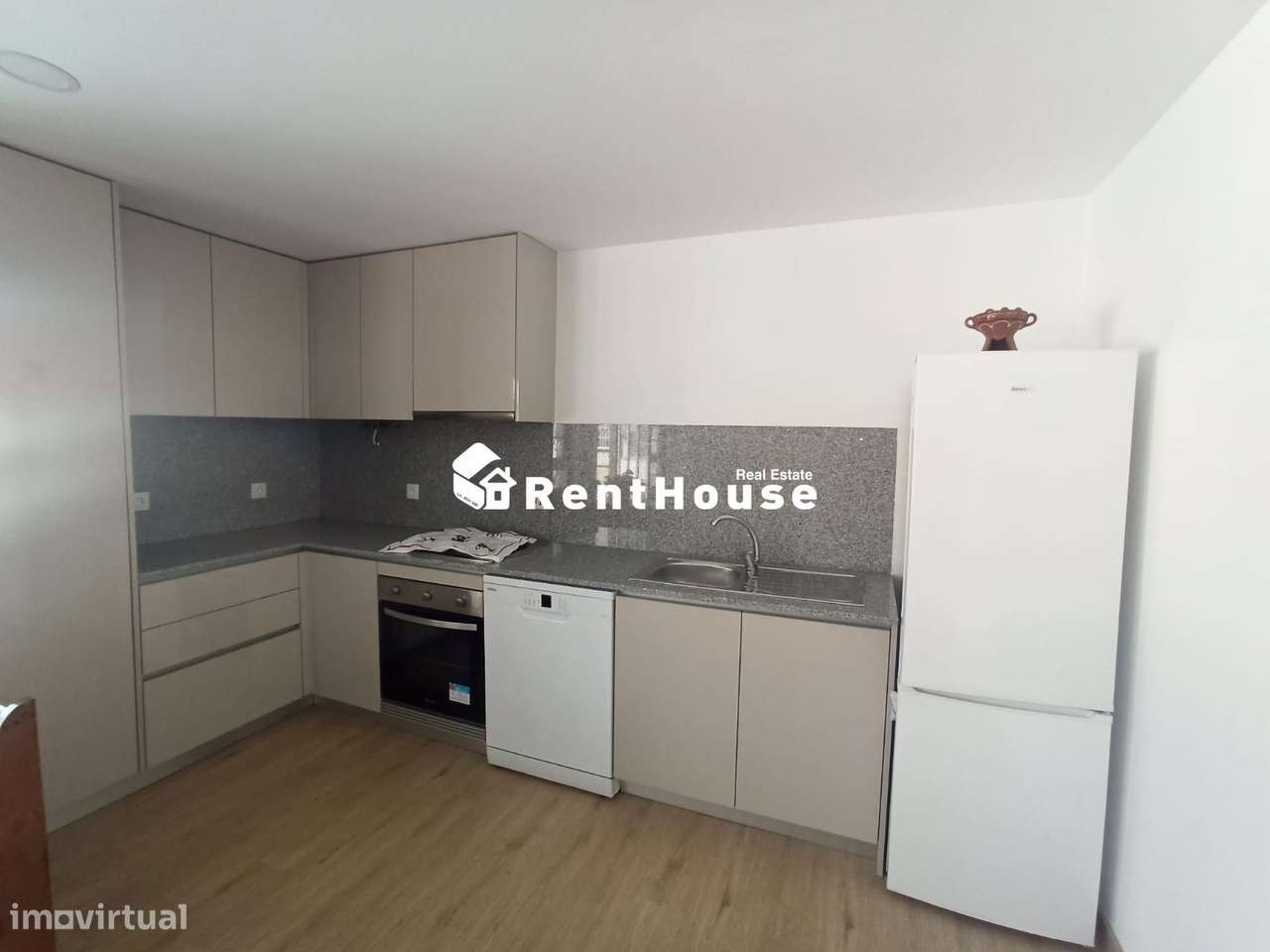 Pequena Moradia junto á Praia - Grande imagem: 4/5