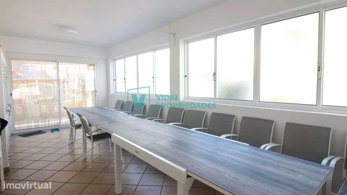 Moradia T7 com piscina e garagem em Loulé-18