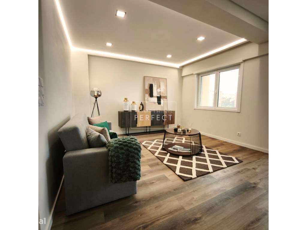 Apartamento T3 na Rua Engenheiro Nobre Guedes em Benfica-0