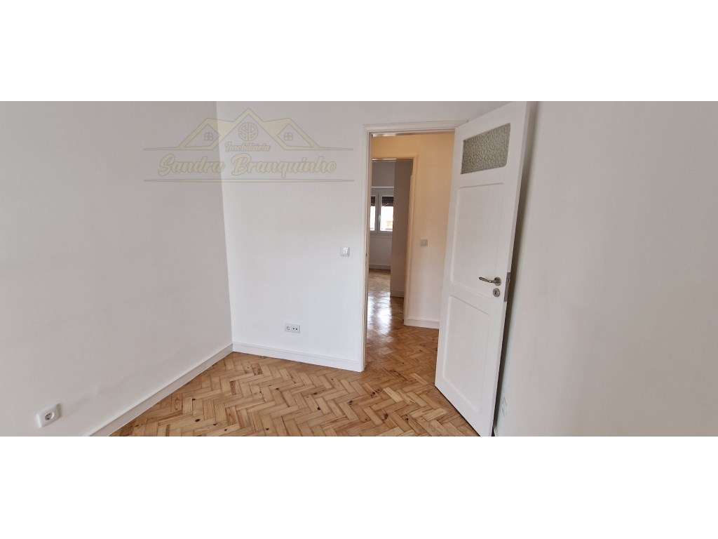 Apartamento T3+1 RENOVADO no centro-8