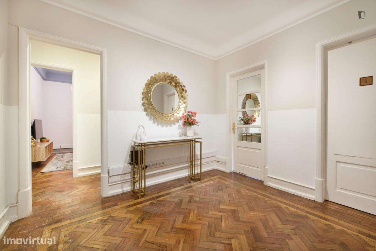 Quarto - localizado em Alameda Lisbon - Grande imagem: 2/10