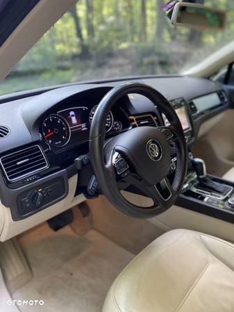 Volkswagen Touareg 3.0 V6 TDI BMT - 15