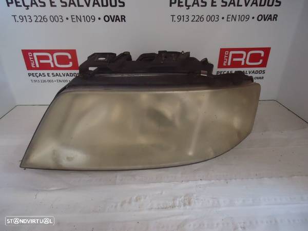 Farol Audi A6 - 2