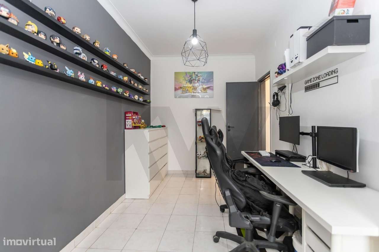 Apartamento T2 com duas frentes e vista rio na Torre da Marinha - Seix-11