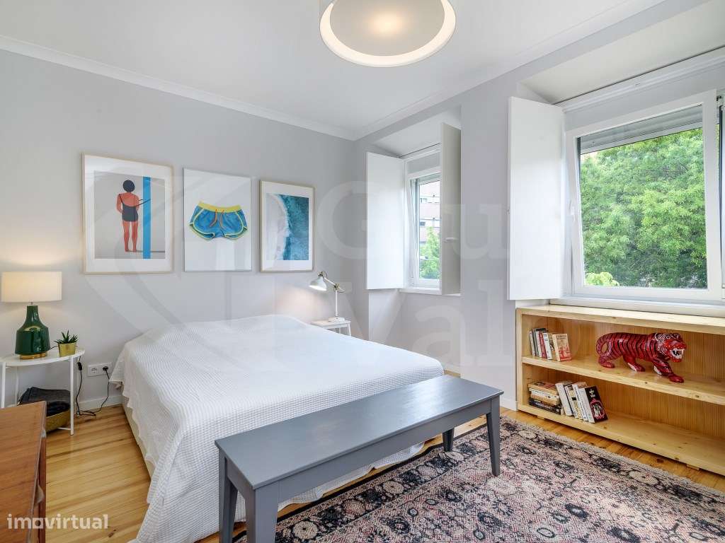 Apartamento T2 Remodelado na Estrela-10