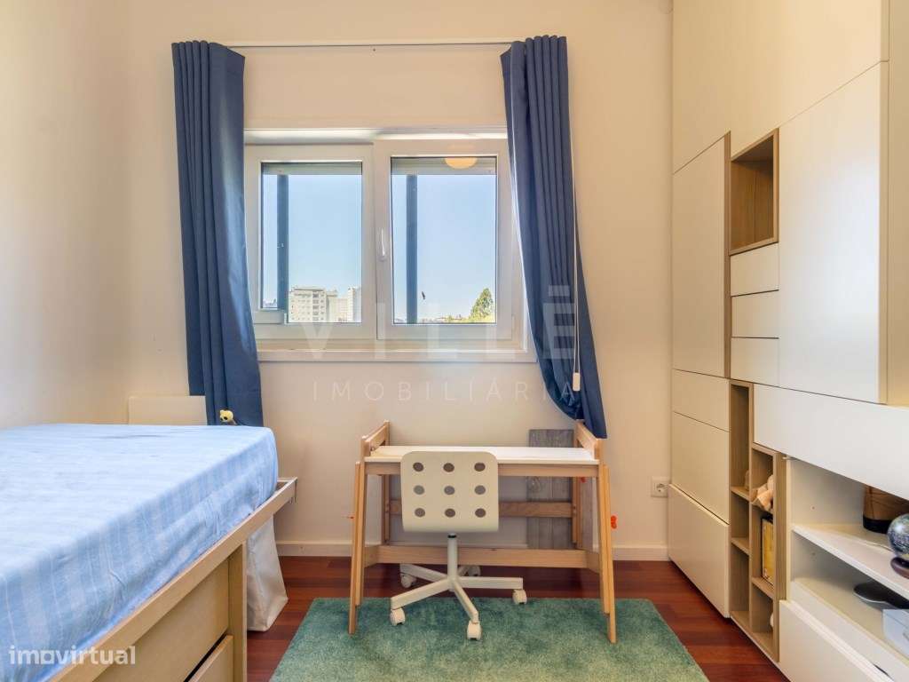 Apartamento T4+1 | Condomínio Fechado | Campo Alegre | Porto-22