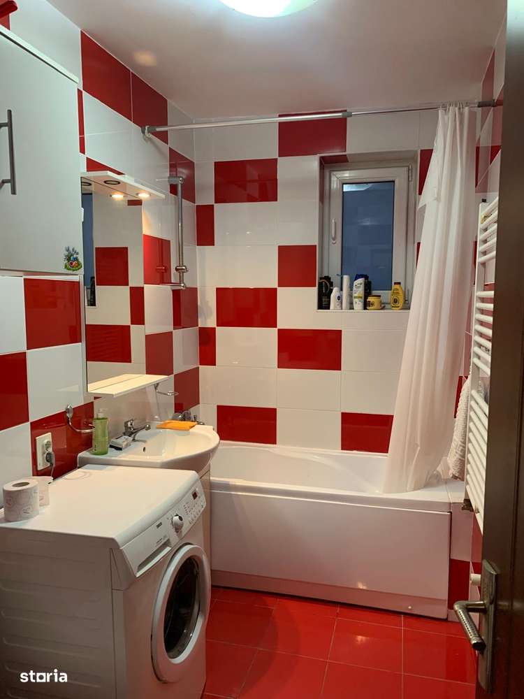 Garsoniera zona Tractorul mobilata complet etajul 1 - Imagine principală: 4/10