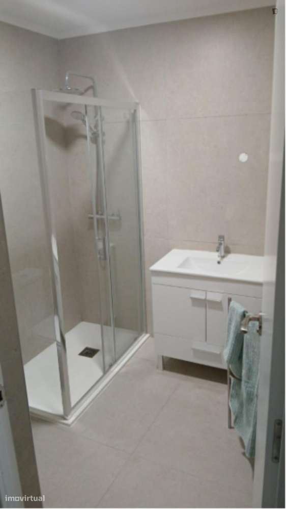 Quarto - localizado em Penha Lisbon - Grande imagem: 4/10