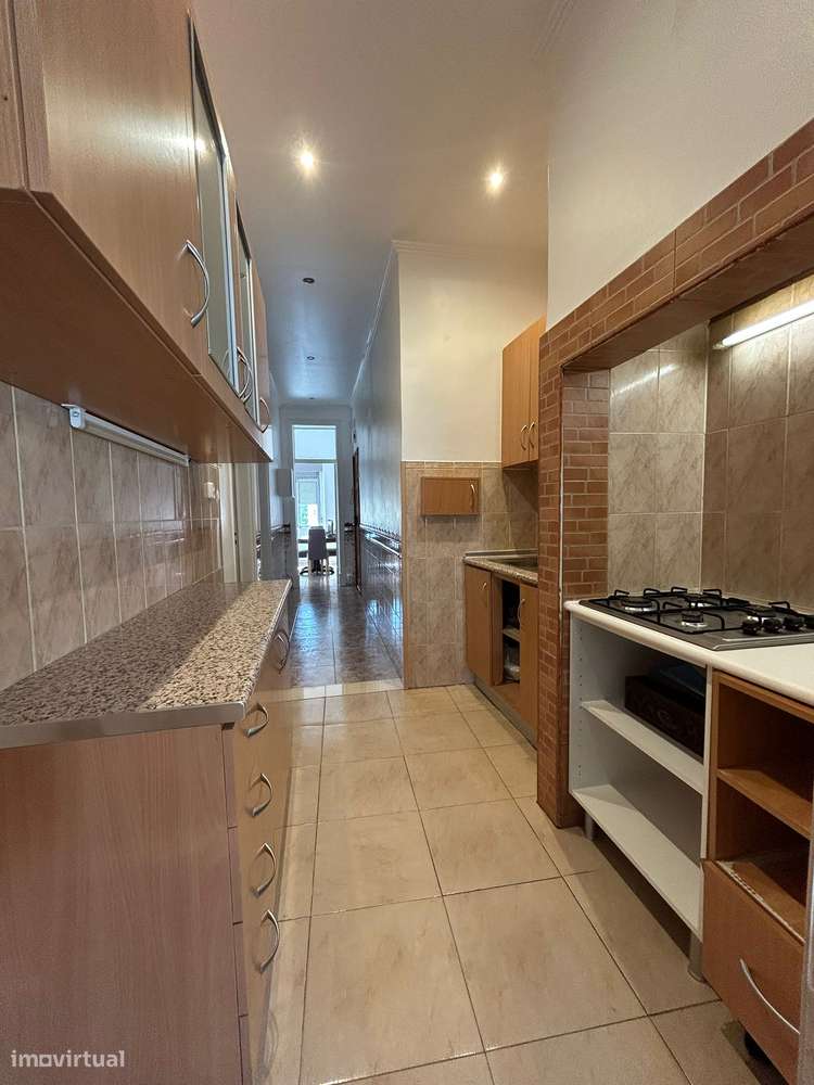 Apartamento T1+1 em Propostas Múltiplas-13