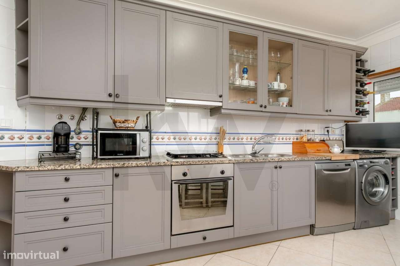 Apartamento T2 com elevador, varandas, arrecadação e Vista Fantástica-9