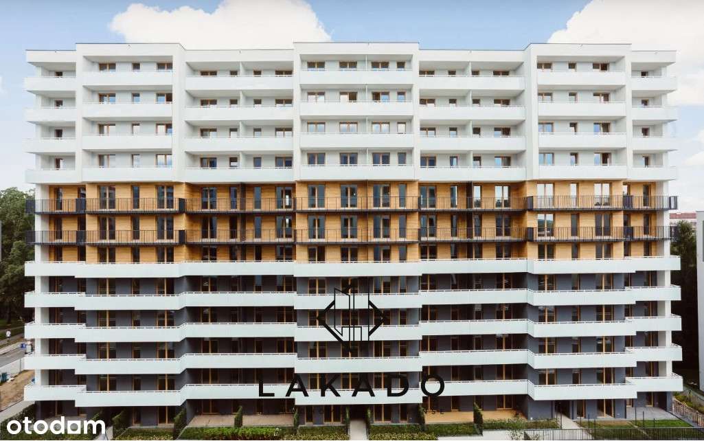 Sunny South Facing Studio with a Balcony!-1