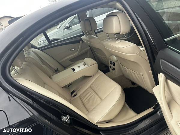 BMW Seria 5 520d Aut. Edition Exclusive - 9