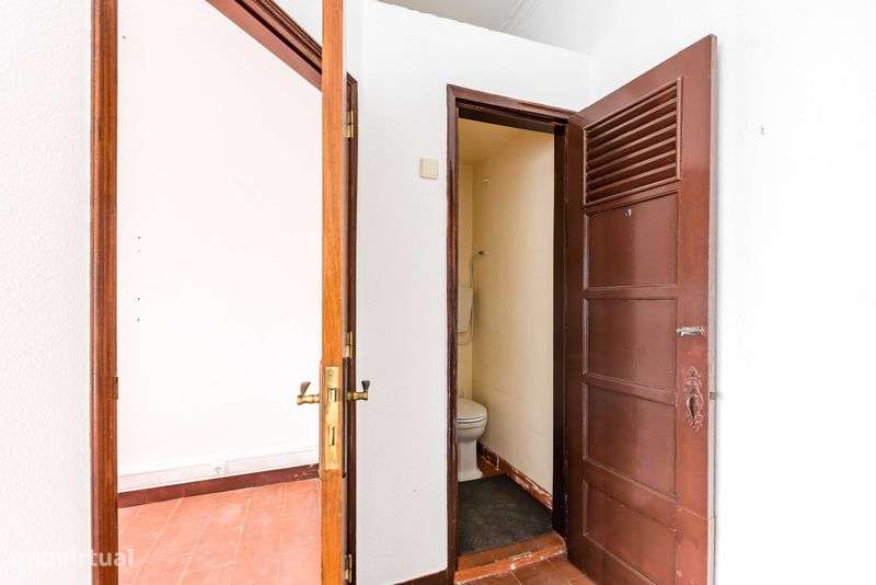 ARRENDAMENTO LOJA EM ALGES - Grande imagem: 4/12