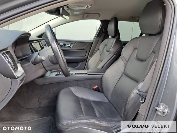 Volvo V60 Cross Country - 10