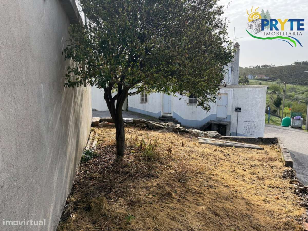 Moradia de 2 pisos na Freguesia da Ermida e Figueiredo-44