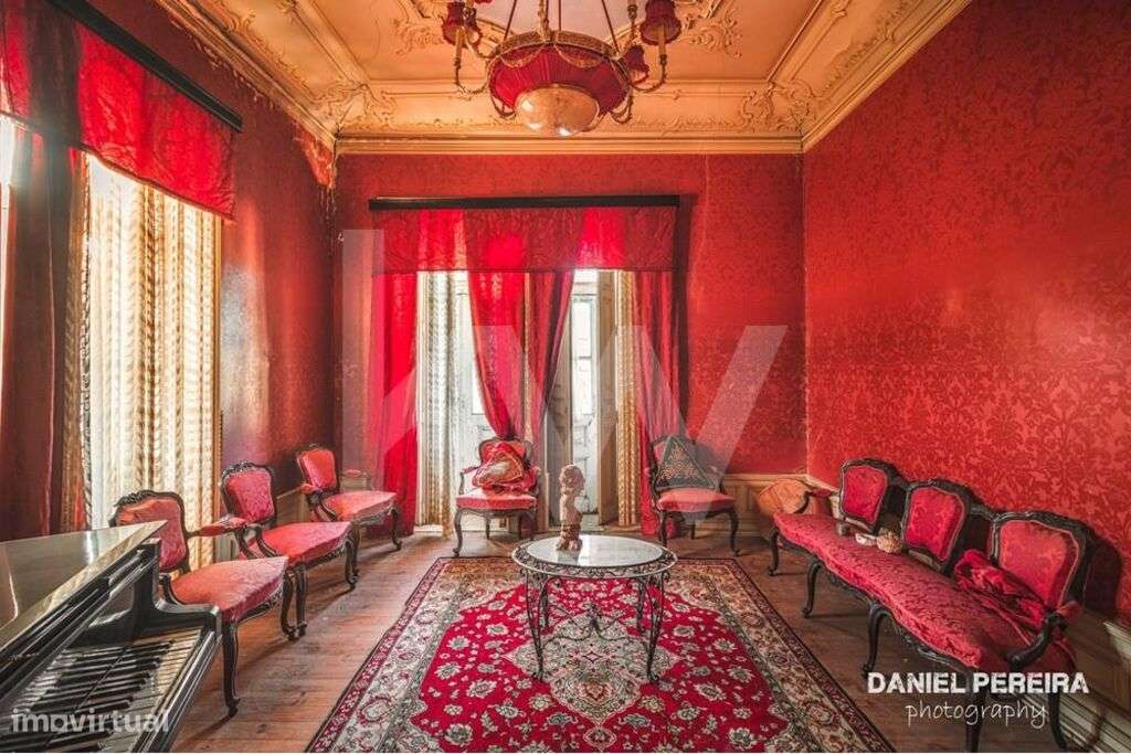 Palácio CASA GRANDE para Venda no Centro do Tortosendo do Sec. XX - Grande imagem: 3/59