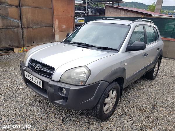 Dezmembrez Hyundai Tucson 2.0 BENZINA 2.0 Diesel, 2.0 D - 7