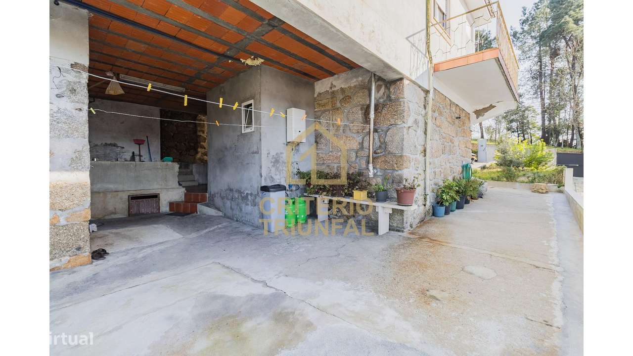Moradia Isolada T4 em Nespereira-35