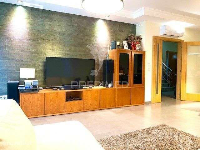 Moradia T4 - São João Talha - Grande imagem: 2/25