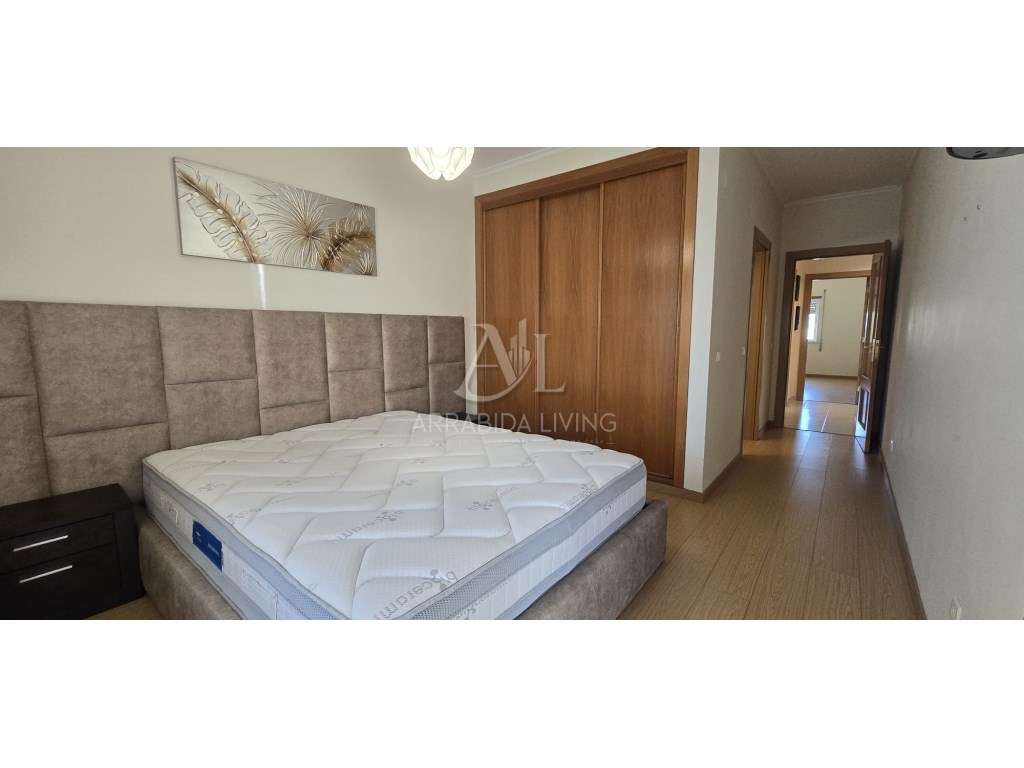 Apartamento T3 com otimas áreas a 5 minutos da Avenida Luisa Todi-15