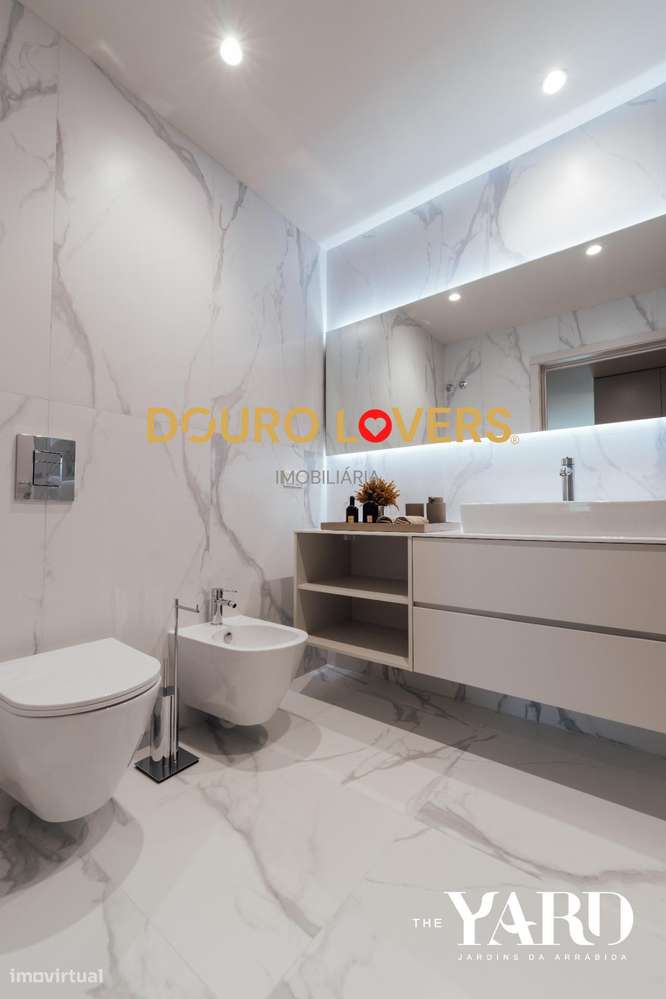 APARTAMENTO T4 | VARANDA | JARDINS D'ARRÁBIDA-16
