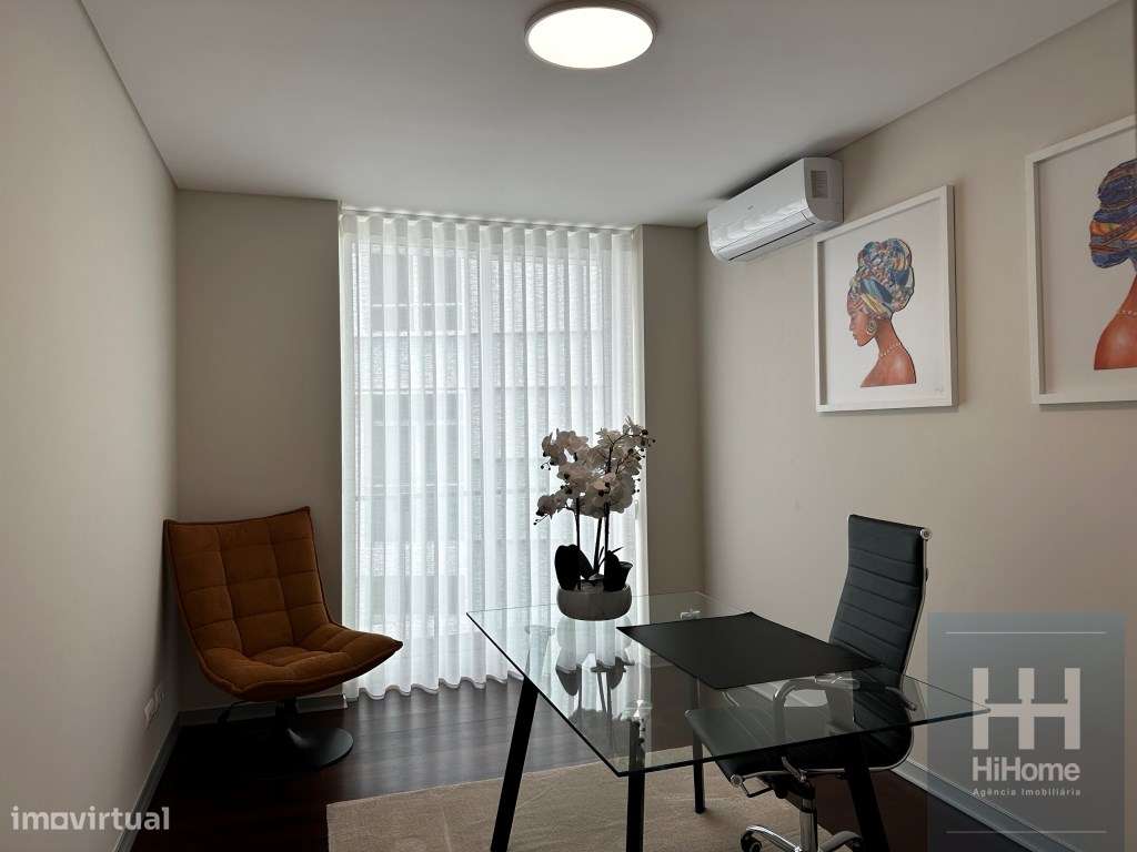 Apartamento T4 mobilado no Edificio Funchal Centrum-16