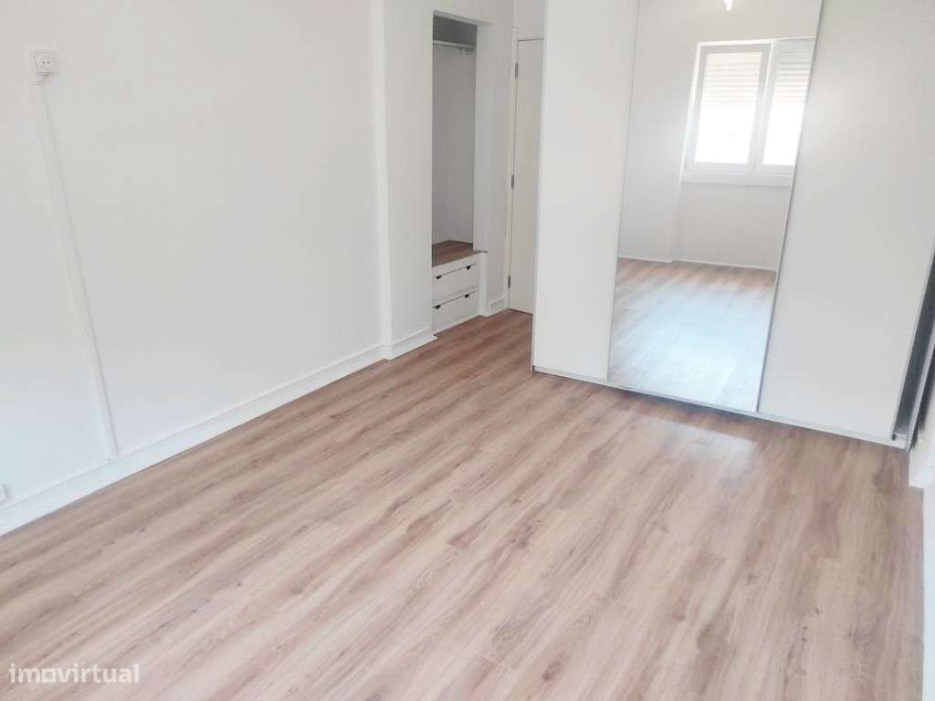 T3 Remodelado Junto á Escola Secundária da Amadora (Liceu)-15