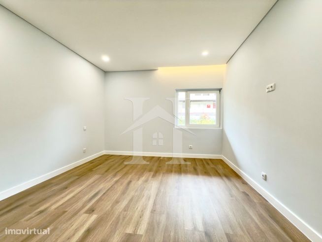 Apartamento T1 no condomínio Estoril Garden com garagem e arrecadação-11
