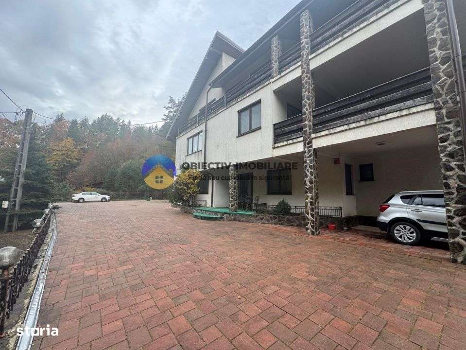 Casa cu posibilitate transformare in pensiune si teren de vanzare Piat-2