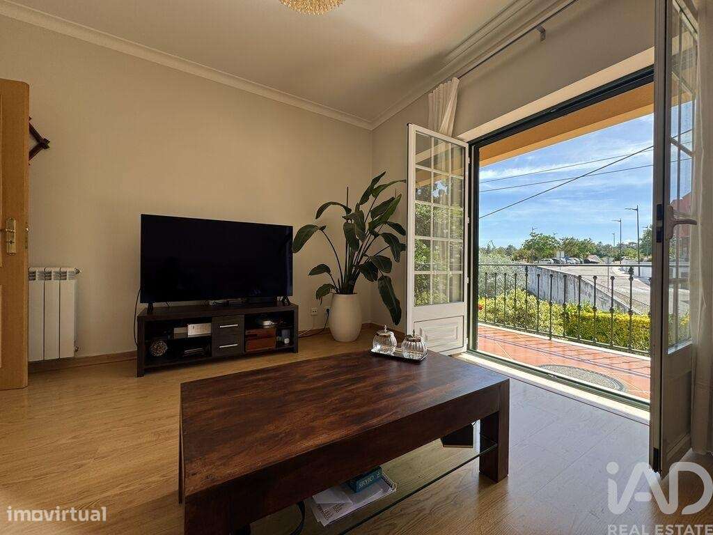 Moradia bi-familiar T5 em Tomar e Santa Maria dos Olivais de 230 m2-15
