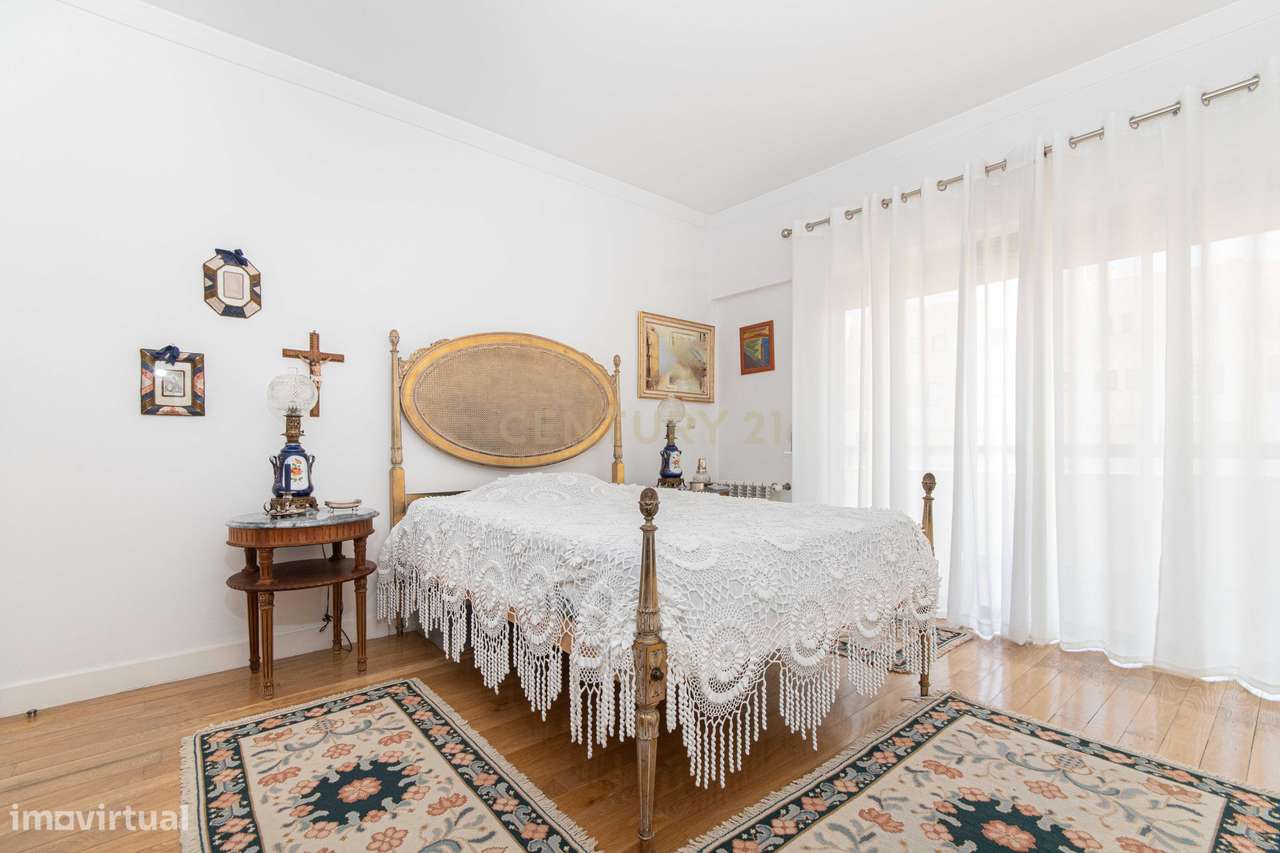 Apartamento T6 Único com Varandas Envolventes | Parque das Nações-25