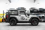 Jeep Wrangler - 8