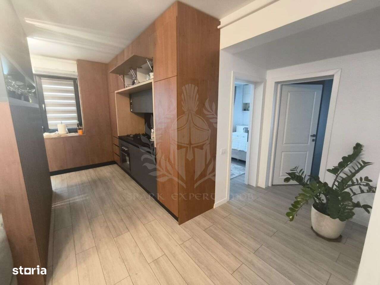 APARTAMENT 3 CAMERE// ZONA 9 MAI-7