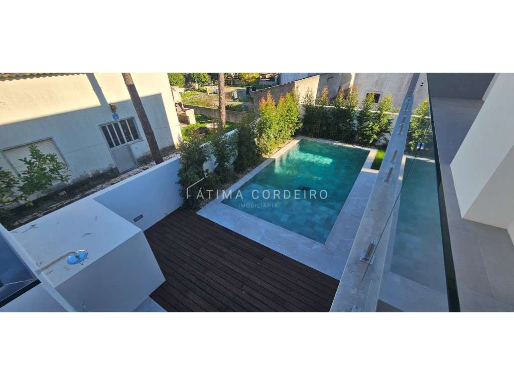 Excelente Moradia T3 Isolada com Piscina e garagem com acabamentos ...-10