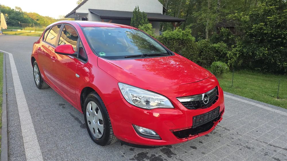 Opel Astra J 1.4 Active 2011