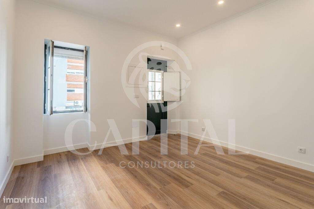 Apartamento T1 Totalmente Remodelado em Alto de Santo Amaro - Grande imagem: 4/17