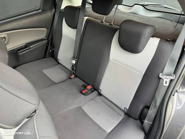 Toyota Yaris 1.5 HSD Comfort+P.Style - 10