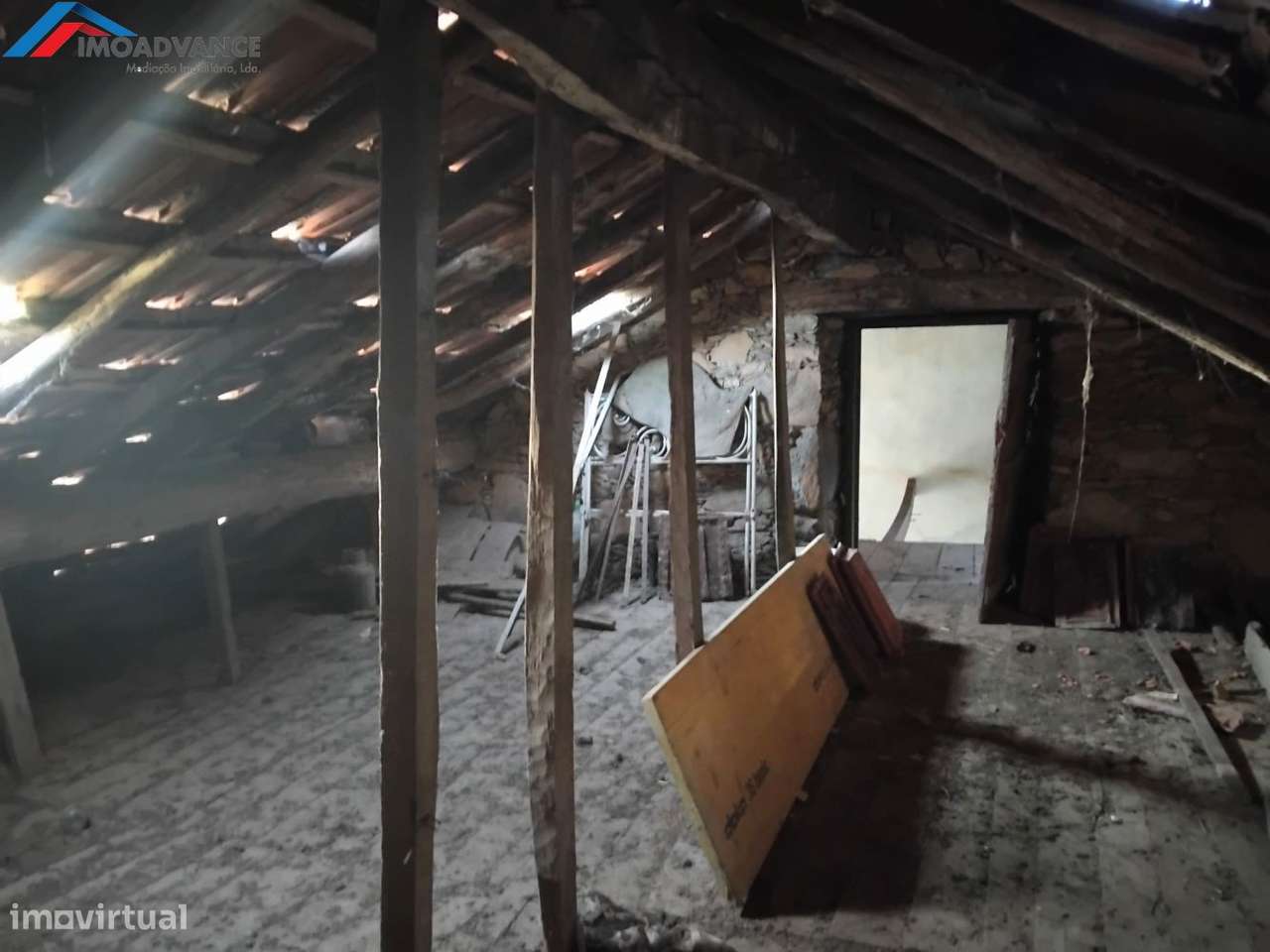 Casa centenária situada numa aldeia no concelho de Penacova, Coimbra-38