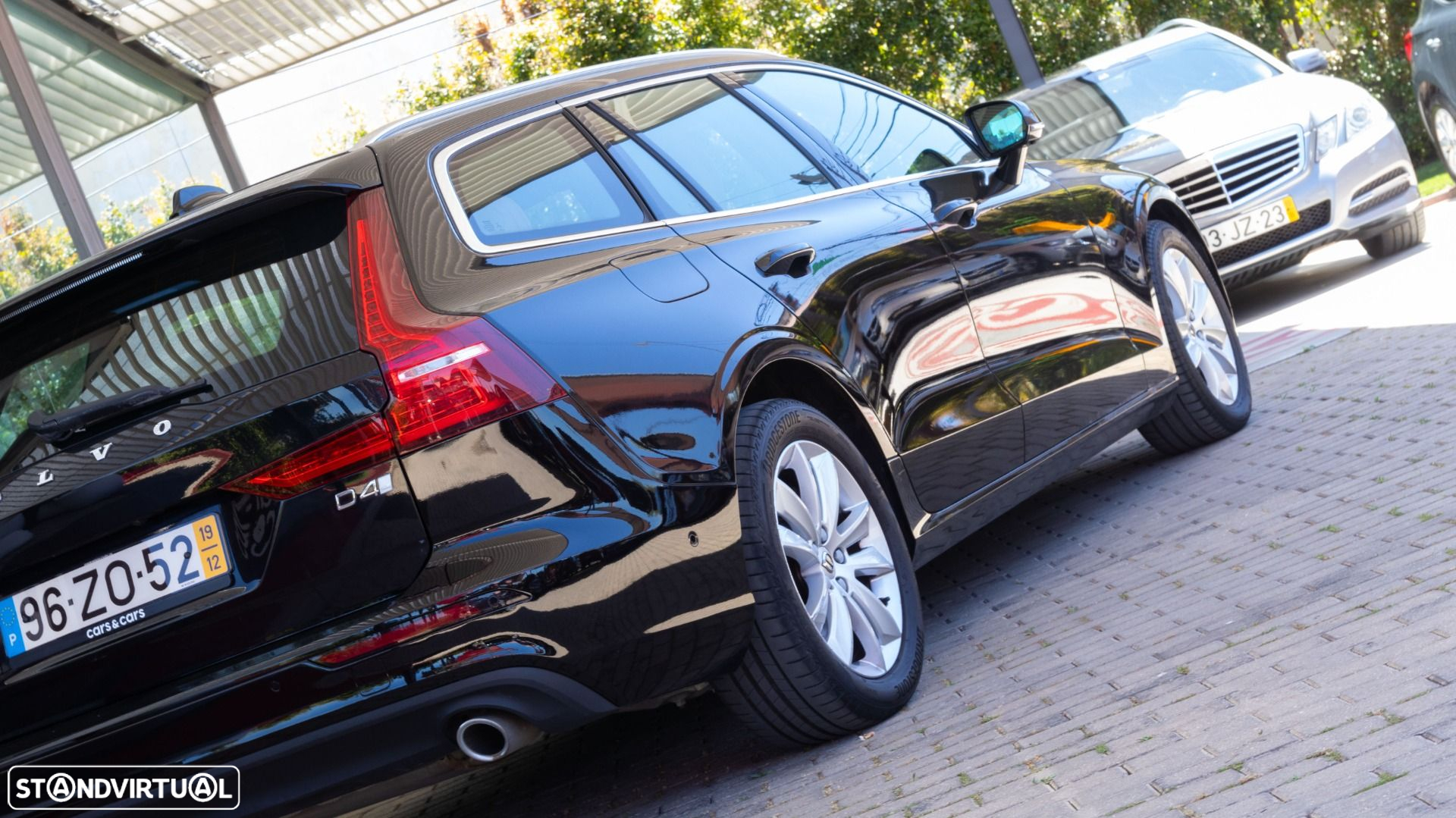 Volvo V60 2.0 D4 Momentum Geartronic - 25