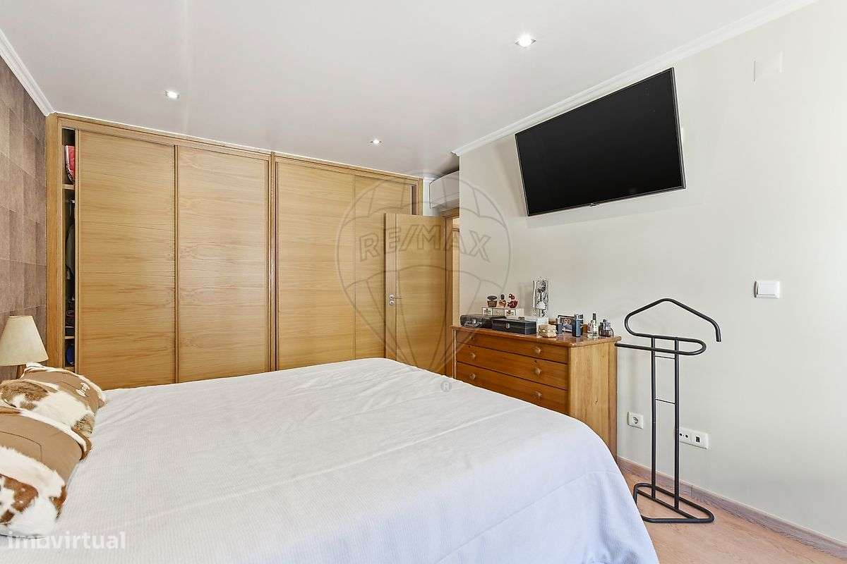 Moradia T4 para venda-9