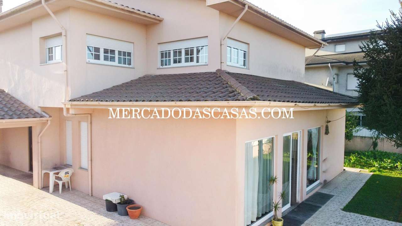 Moradia Isolada T6 em Argoncilhe - Grande imagem: 5/20